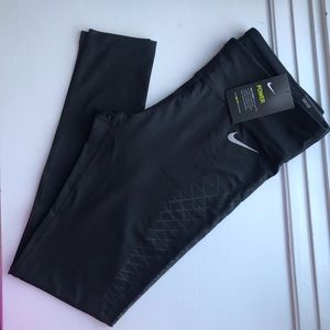 Nike Women’s Run Leggings NWT L